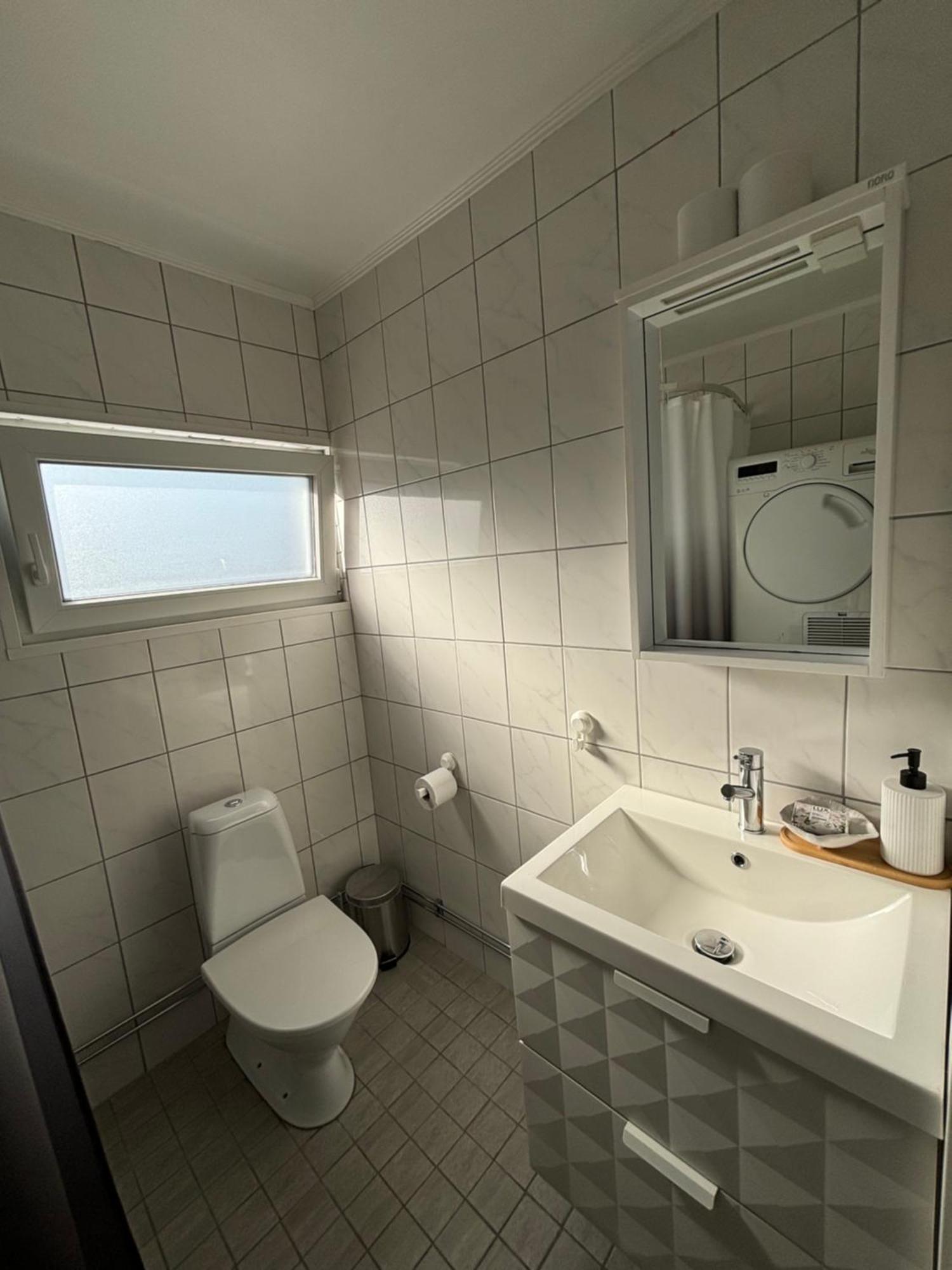 Videdal Apartment 2 Rooms - Own Entrance & Free Parking Malmo Exterior photo